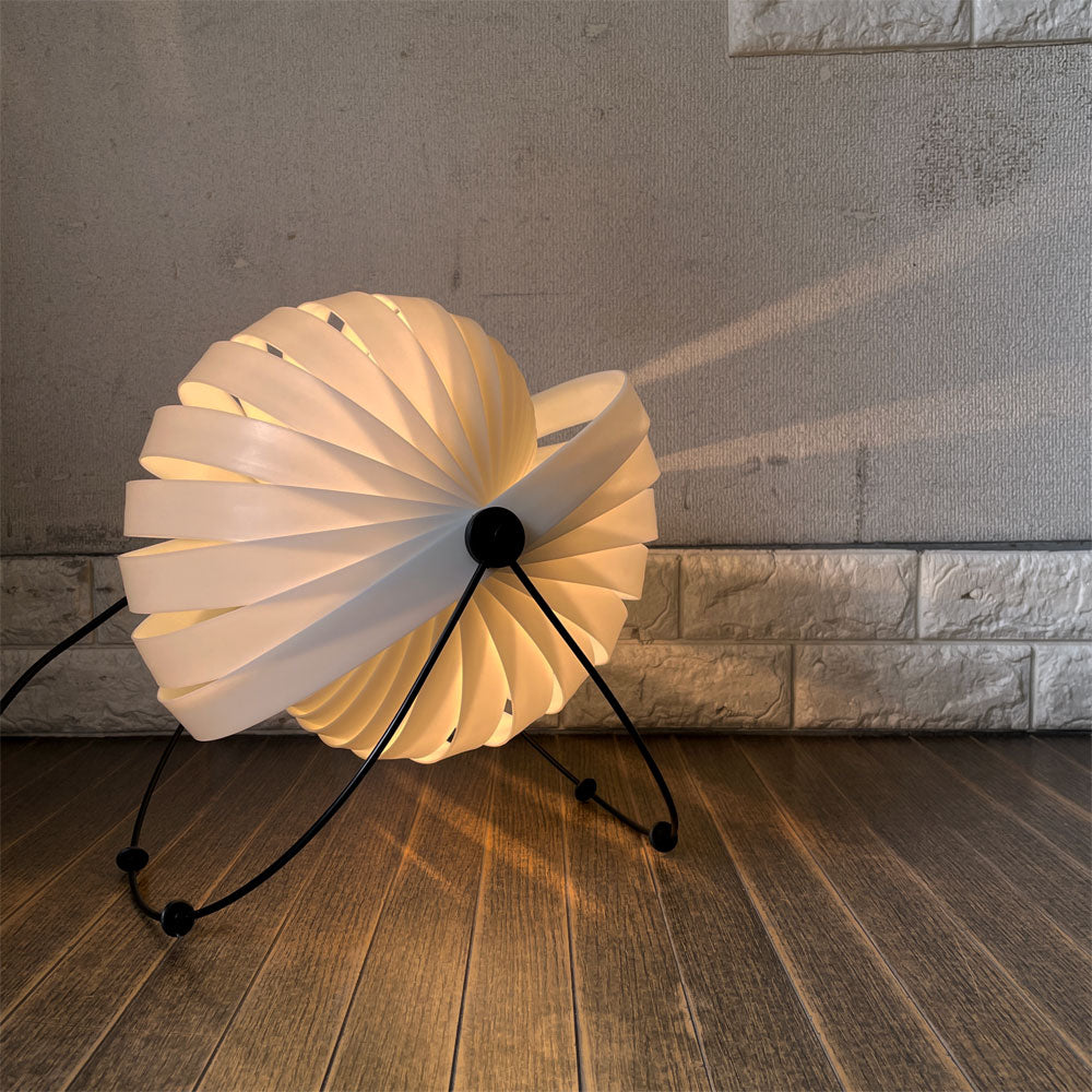 【経堂店】オブジェクト OBJEKTO エクリプス ECLIPSE Desk Lamp デスクランプ ペンダントライト H35cm マウリシオ・クラビン MoMA 定価￥39,600- 買取させていただきました。
