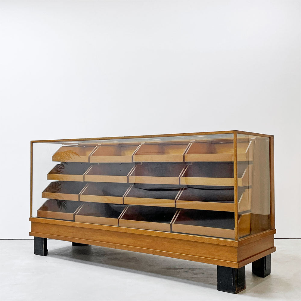 【祖師ヶ谷大蔵店】UKビンテージ UK Vintage シャツキャビネット ショーケース オーク材 16ドロワーズ W180cm 店舗什器 英国家具 アンティーク 買取させていただきました。