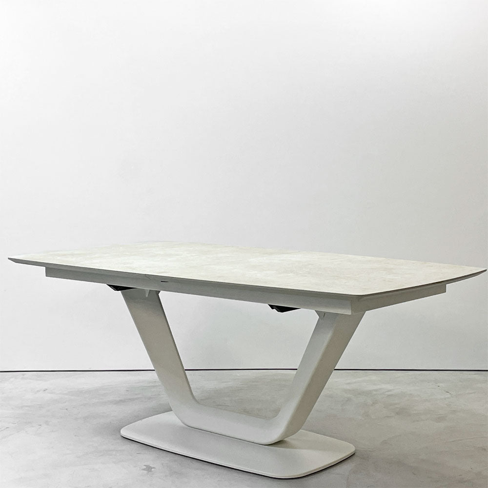 【祖師ヶ谷大蔵店】ボーコンセプト BoConcept アリカンテ Alicante 伸長式 ダイニングテーブル W183-264cm アッシュセラミック×マットホワイト 定価￥611,900- 買取させていただきました。