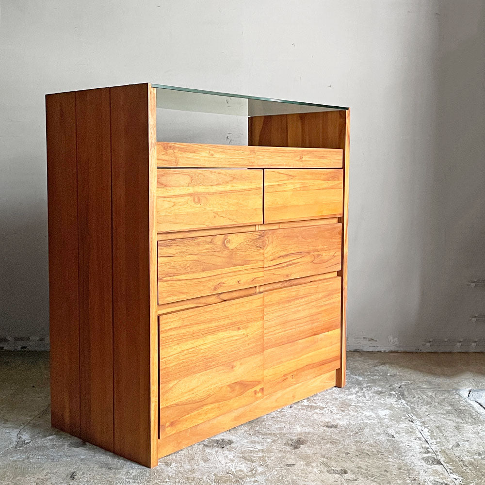 【自由が丘店】ウニコ unico ブレス BREATH コレクションチェスト ショーケース 抽斗6杯 ガラス天板 チーク無垢材 店舗什器 廃番 買取させていただきました。