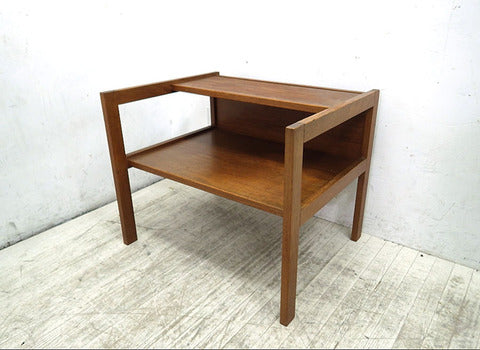 デンマーク製 ビンテージ BORNHOLM社 チーク 材 サイド テーブル～北欧のミニマムデザインに垣間見る職人の技 【買取と販売とレンタルのお店】