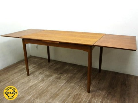 デンマーク製 チーク材 エクステンション ダイニングテーブル 幅：128ｃｍ～225ｃｍ ～ チーク材の木肌から感じる素朴で豊かなライフスタイル 【買取と販売とレンタルのお店】