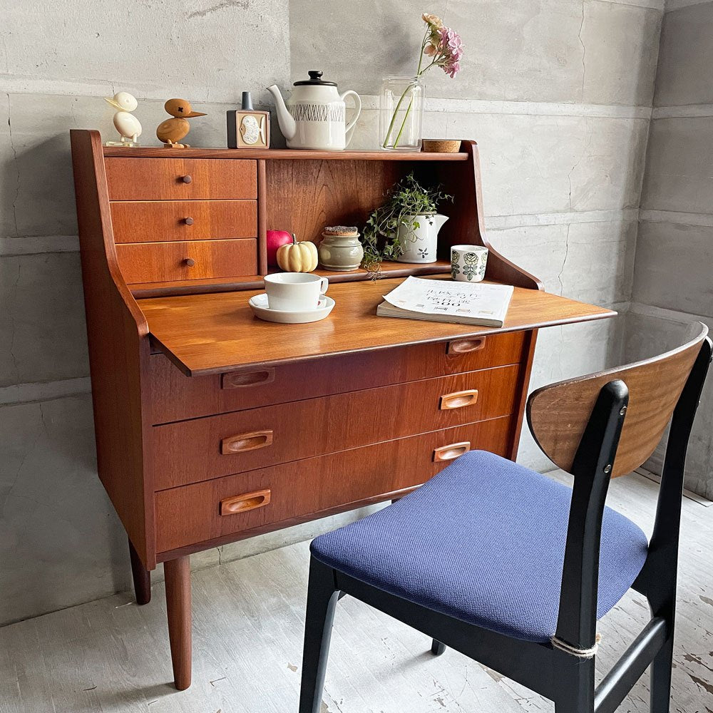 【学芸大学店】北欧ビンテージ Scandinabian Vintage チーク材 ライティングビューロー ドレッサーデスク キャビネット スライド天板 ミラー付き 北欧家具 買取させていただきました。