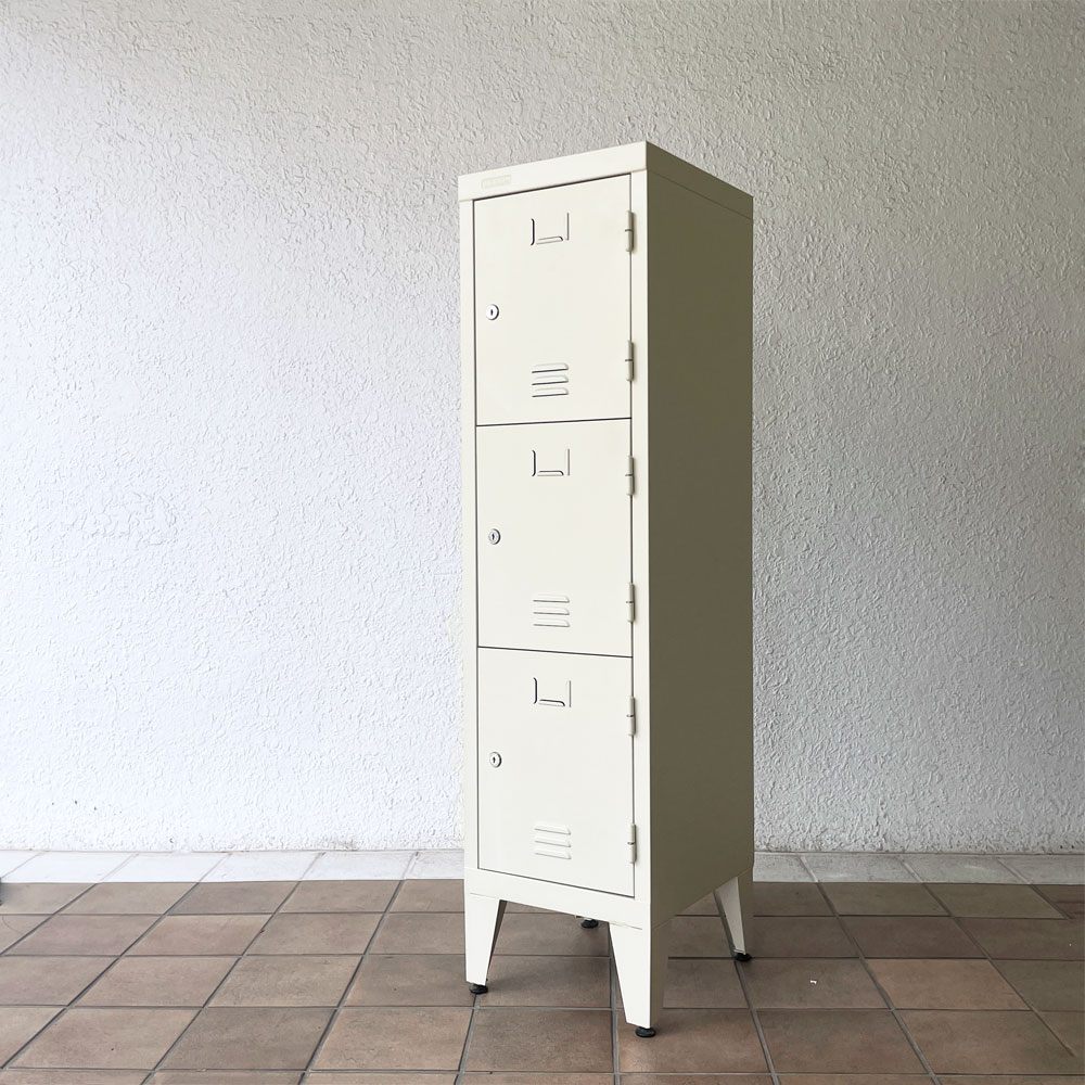 【用賀店】エッセン ESSEN ロッカー 3段 鍵・アジャスター付き クリーム系カラー アスプルンド ASPLUND取扱い インダストリアル 廃番 買取させていただきました。