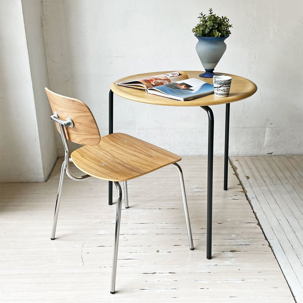 【下北沢店】エンゲルブレヒト Engelbrechts ケヴィ KEVI 2060 メタルフレーム プライウッド スタッキングチェア&  ケヴィ KEVI 2010 ダイニングテーブル オーク材 各1点 買取させていただきました。