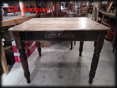 UK アンティーク オールド パイン ダイニング ペイント テーブル～ 思う存分味わえる無垢の温もり !【買取と販売とレンタルのお店】