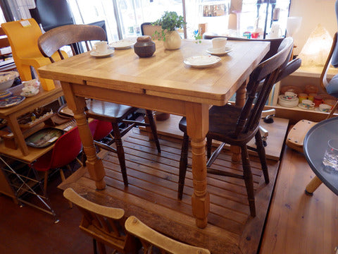 UKアンティーク オーク天板 x パイン脚 ドローリーフテーブル & 古い木味のキッチンチェア 『 古き良き英国アンティークをお手頃価格で☆ 』　【買取と販売とレンタルのお店】