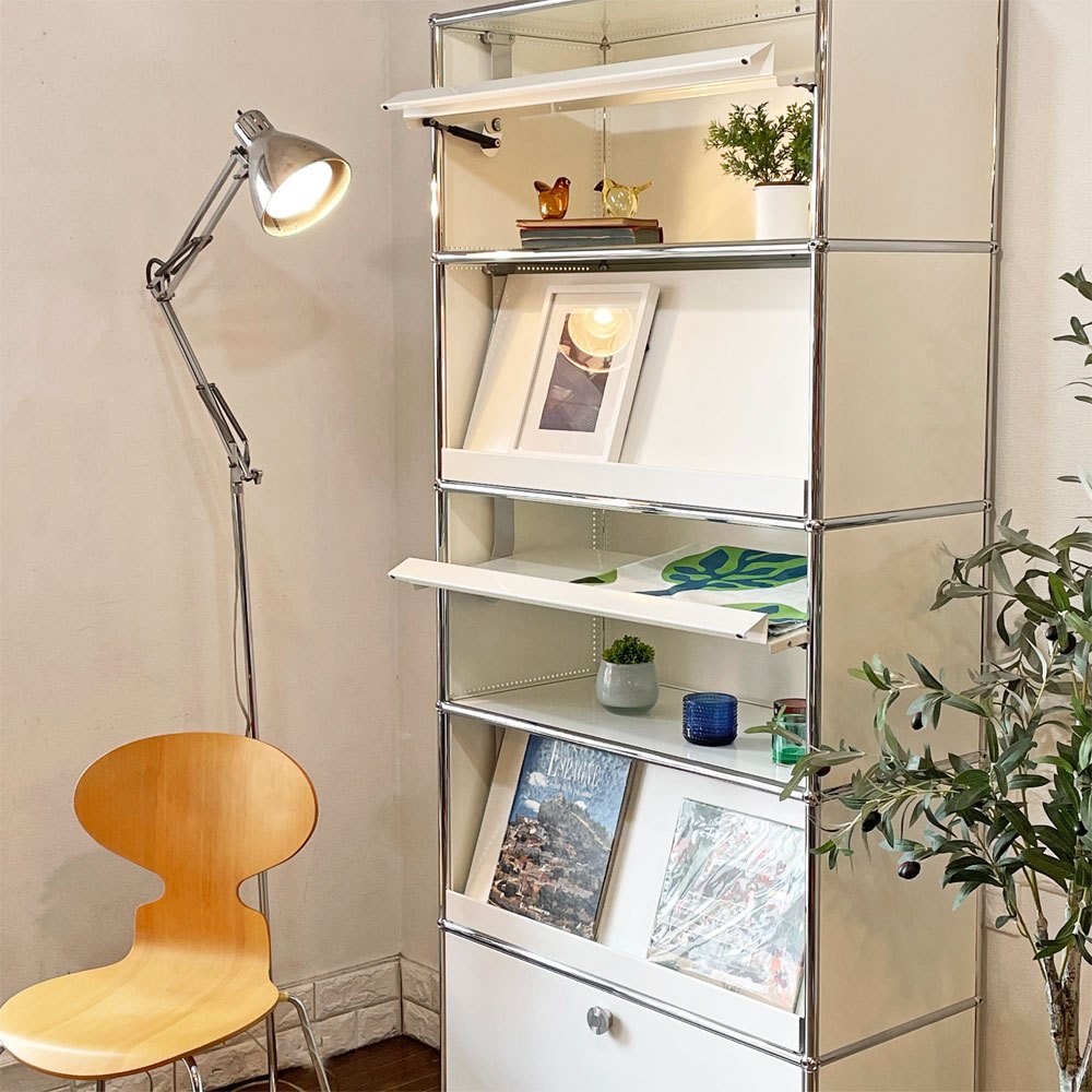 【経堂店】ユーエスエムハラー USMハラー USM Haller モジュラーファニチャー キャビネット シェルフ 1列5段 マガジンラック×4 ドロップダウンドア×1 脚付 ピュアホワイト 廃番仕様 買取させていただきました。