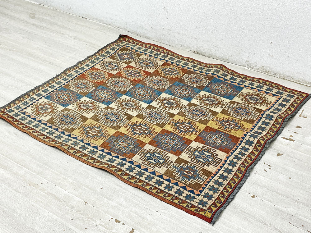 ビンテージ Vintage イラン アフガニスタン キリムラグ 絨毯 スマック織り 107×89 cm 幾何学模様 トライバルラグ 中古品 買い取りしました。