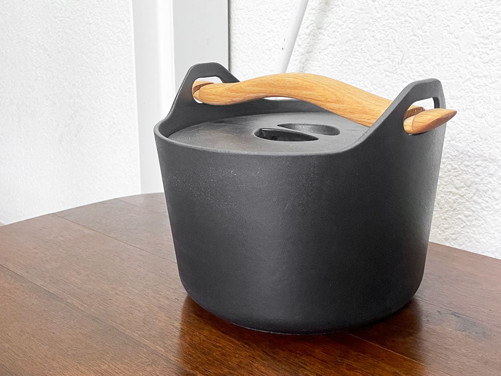 イッタラ iittala ティモ・サルパネヴァ Timo Sarpaneva 鋳鉄製 キャセロール 3L オーク材ハンドル 北欧 中古品 買い取りしました。