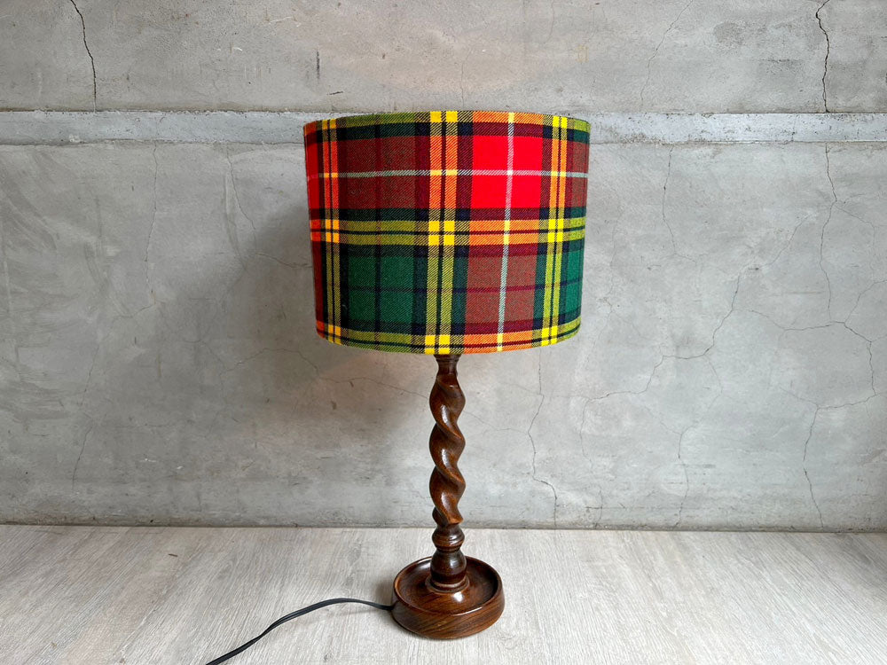 UKビンテージ テーブルランプ オーク材 ツイスト 挽き物 タータンチェック ロイズアンティークス Lloyd's Antiques 中古品 買い取りしました。