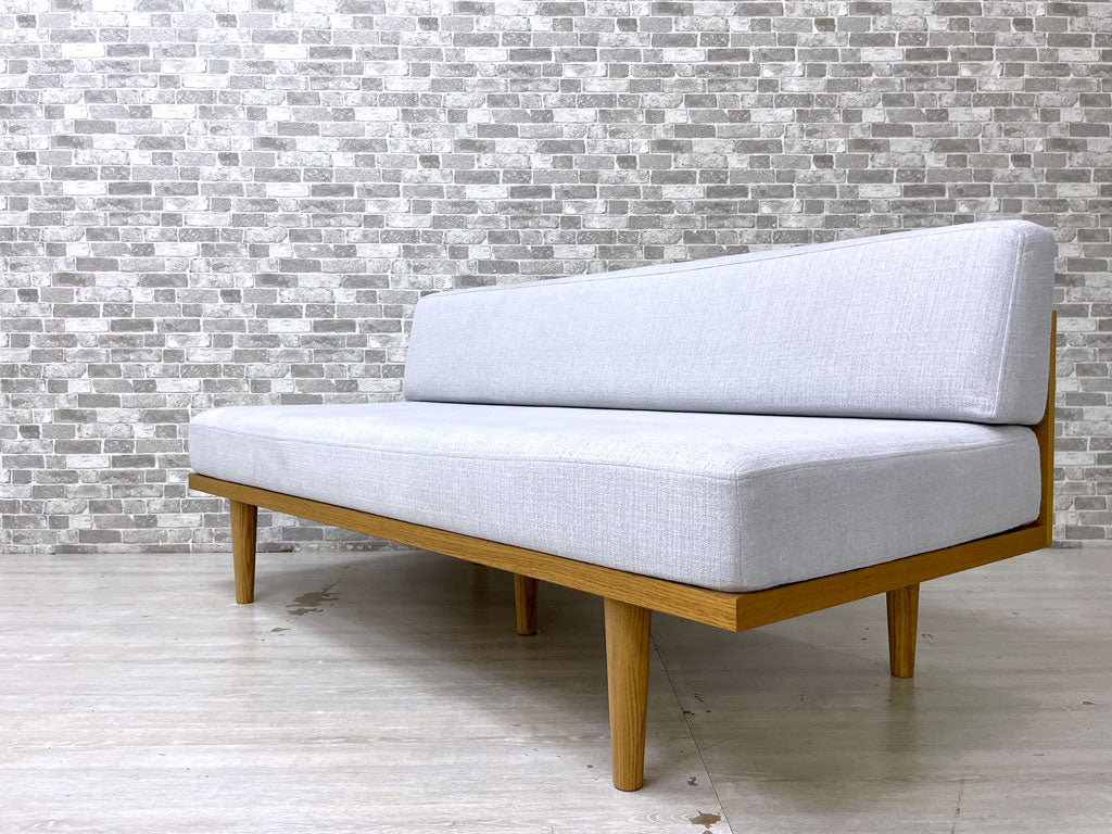 モモナチュラル Momo Natural デイ ソファ ミニ DAY SOFA MINI ベンチバックレスト 2人掛け オーク材 グレー系ファブリック カバーリング W135 定価￥58,000- 中古品 買い取りしました。