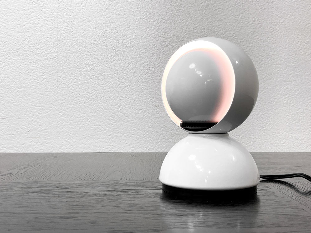 アルテミデ Artemide エクリッセ ECLISSE テーブルランプ ベッドサイドランプ ホワイト ヴィコ・マジストレッティ コンパッソ・ドーロ イタリア 箱付き   中古品 買い取りしました。