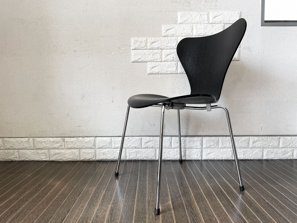 フリッツハンセン Fritz Hansen 3107 セブンチェア カラードアッシュ ブラック アルネ・ヤコブセン Arne Jacobsen デンマーク 北欧家具 定価￥70,400-  中古品  買い取りしました。