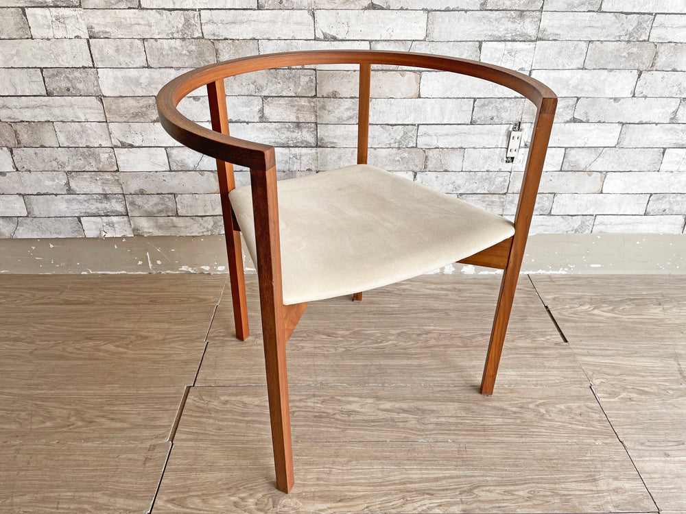 モダンデザイン Modern Design ラウンドアーム ダイニングチェア ウォールナット材 ファブリック ダークブラウン ミニマル 中古品 買い取りしました。