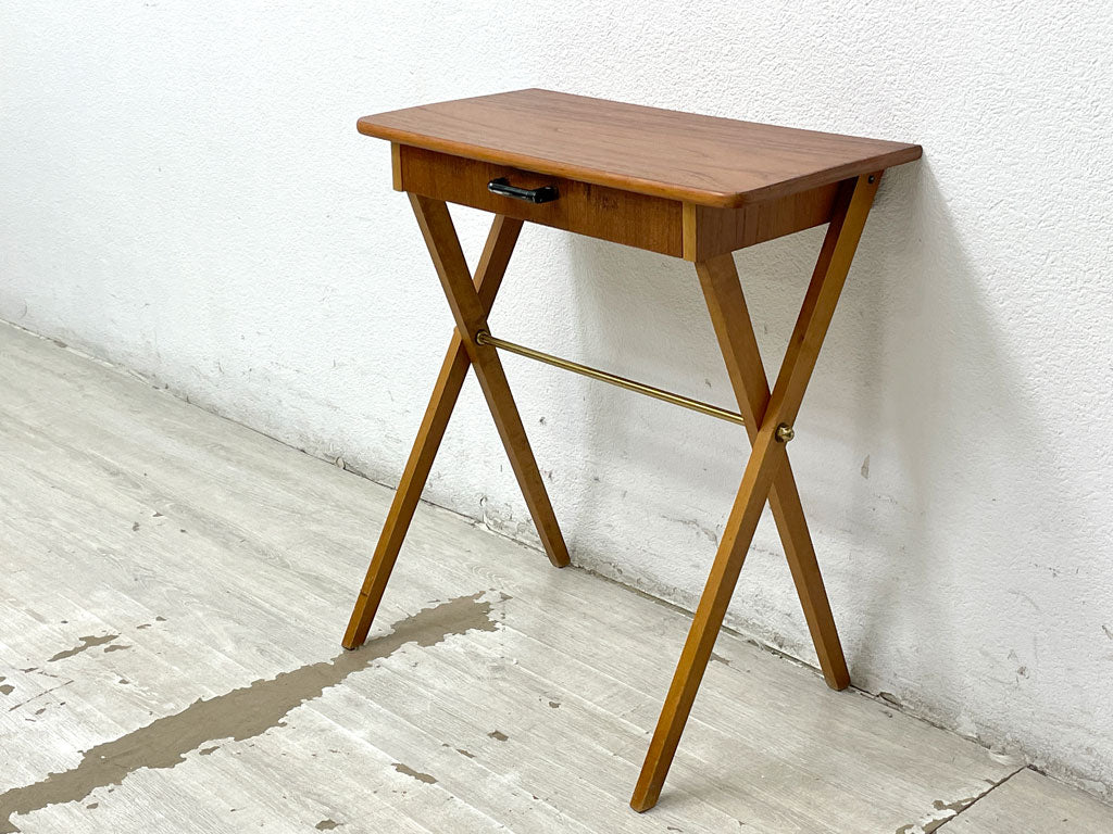 スウェーデンビンテージ Swedish Vintage チーク材 サイドテーブル ナイトテーブル コンソール クロスレッグ 北欧家具 中古品 買い取りしました。