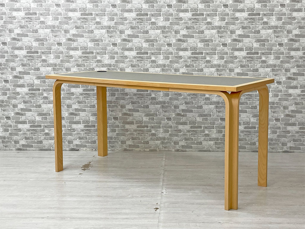 マグナスオルセン Magnus Olesen デスク リノリウム × ビーチ材 W150×Ｄ60cm R・ティエセン＆J・ソーレンセン 北欧 デンマーク コード穴有 買い取りしました。