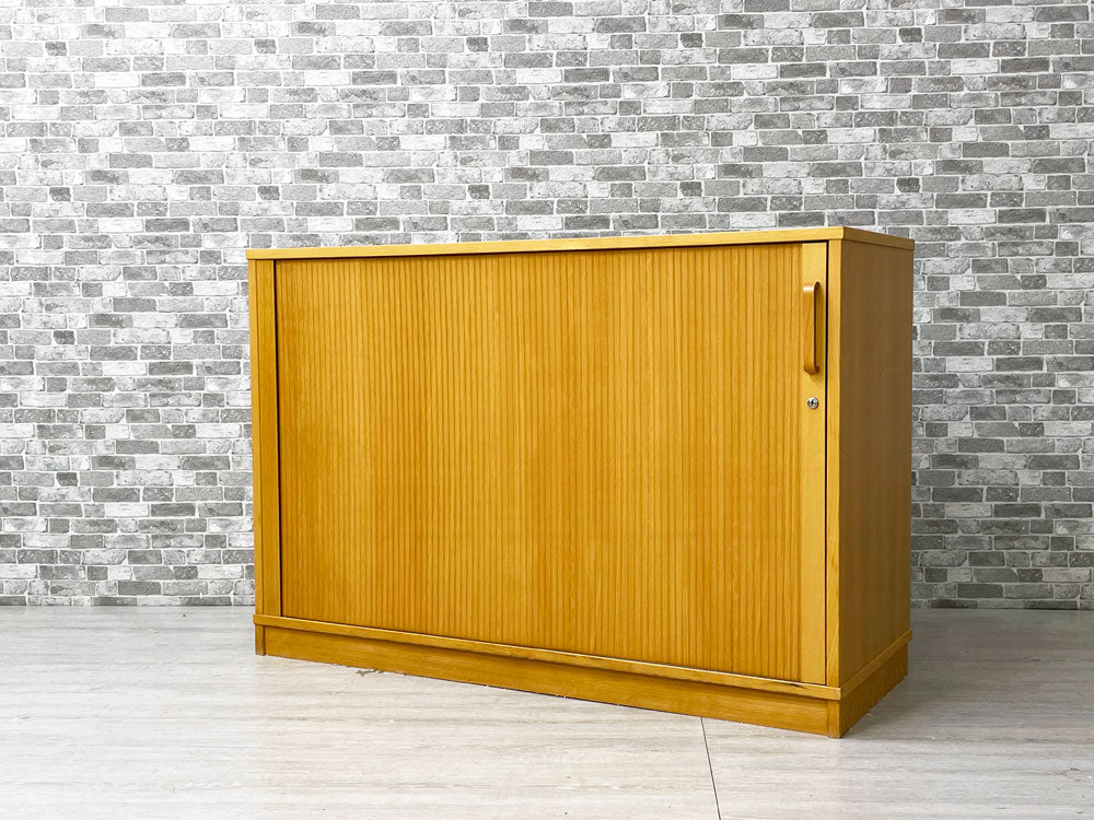 ラボファ Labofa ビーチ材 蛇腹扉 キャビネット ストレージ 鍵付き デンマーク製 北欧家具 台座あり  中古品 買い取りしました。