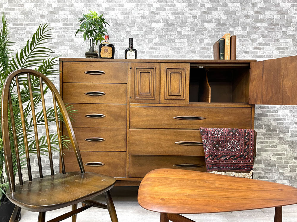 ブロイヒル Broyhill Sculptra マグナ ドレッサーチェスト MAGNA Dresser Chest ウォールナット材 サイドボード USビンテージ ミッドセンチュリー 中古品 買い取りしました。