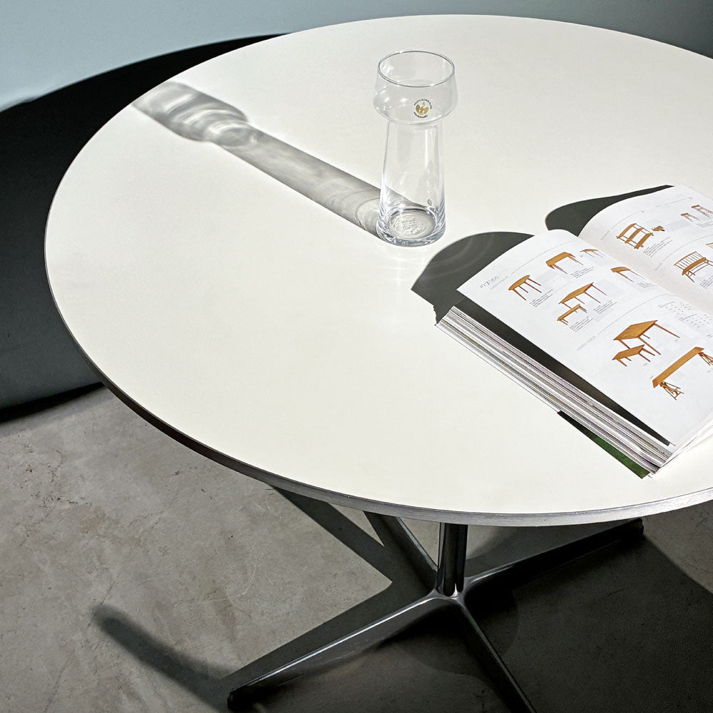 フリッツハンセン Fritz Hansen 円形テーブル A623 ダイニングテーブル ラウンド 4スターベース ラミネート / ホワイト ～円，Circle，Circulus～