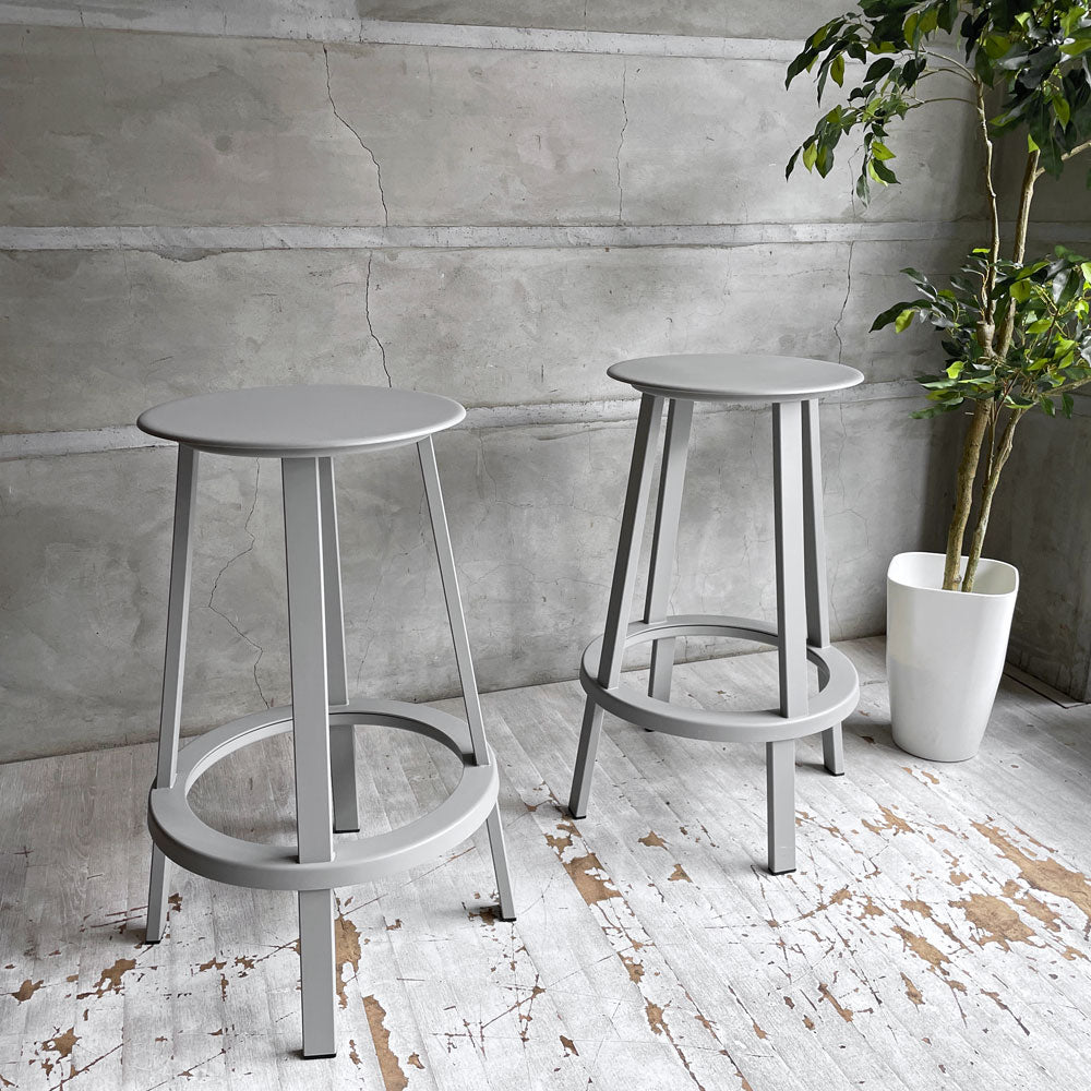 【学芸大学店】ヘイ HAY リボルバー バースツール ロー REVOLVER BAR STOOL LOW H65cm スカイグレー 回転式座面 レオン・ランズメイヤー デンマーク 2脚 買取させていただきました。