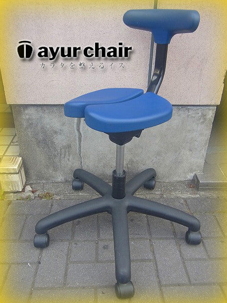 GOOD DESIGN賞受賞！ 日本人による日本人の為の骨盤・姿勢矯正&腰痛対策に絶大な効果を発揮するスタイリッシュヘルスチェア！！ ayur chair 『 アーユル オクトパス・O.ブルー 』 入荷！！！