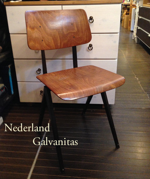 鋭い脚のラインが織りなす～オランダ/Nederland ガルファニタス インダストリアル チェア【買取＆販売＆レンタル】