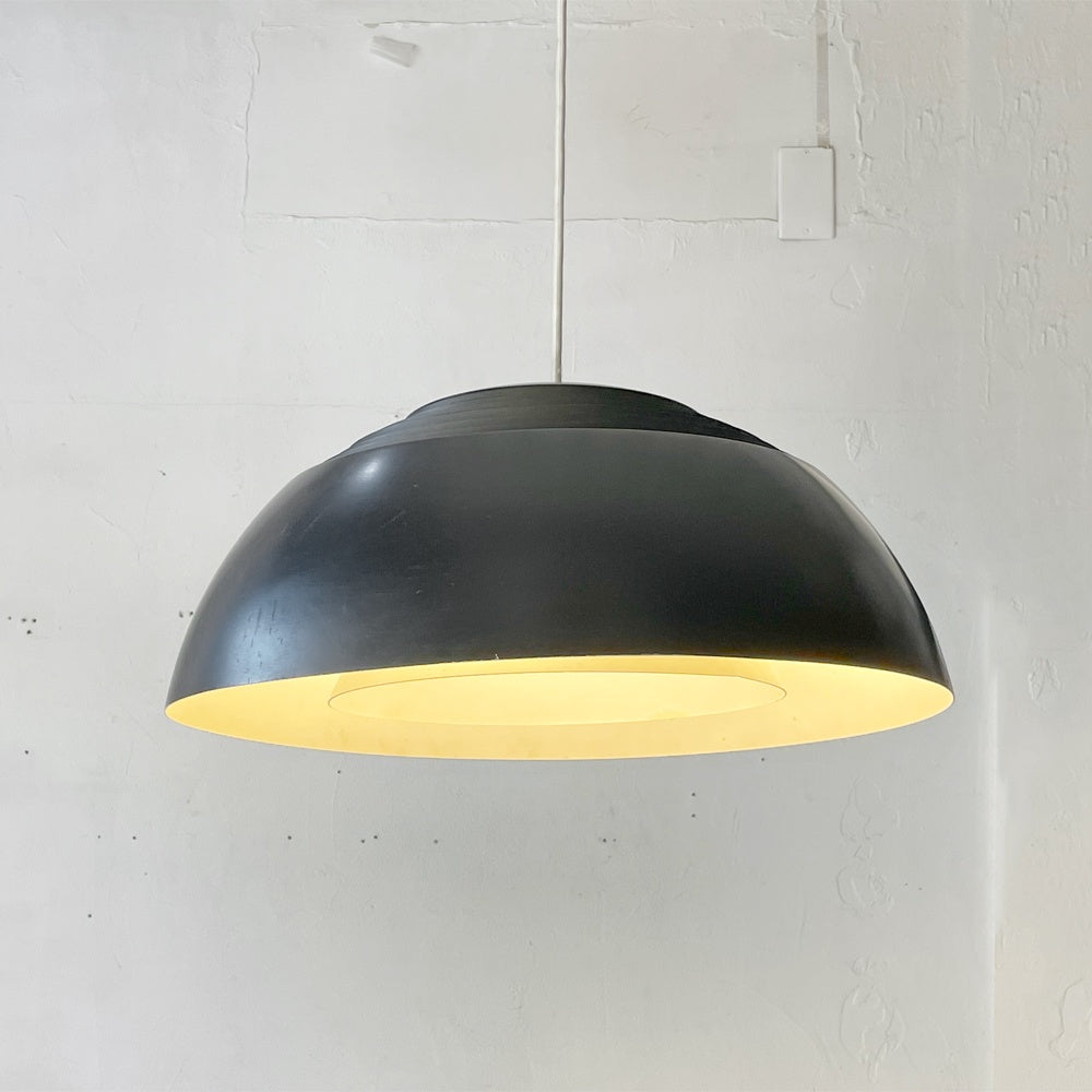 【下北沢店】ルイスポールセン Louis Poulsen AJロイヤル ブラック 500 AJ ROYAL Black ペンダントライト 旧タイプ 買取させていただきました。