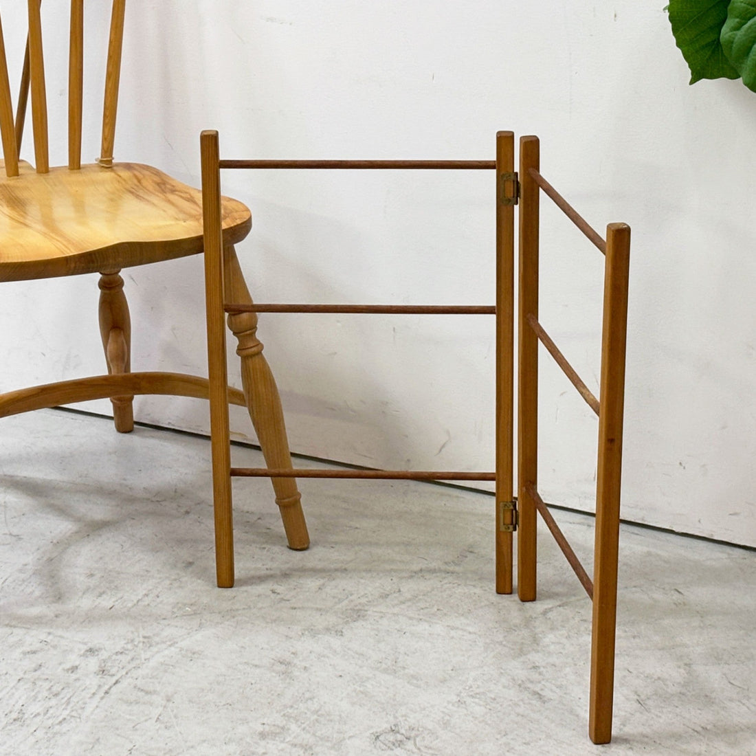 【祖師ヶ谷大蔵店】UK ビンテージ UK Vintage 木製 タオルハンガー 折り畳み ハンガー H58.5cm ナチュラル 買取させていただきました。