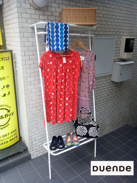 ～スタイリッシュで機能的、さらに省スペースの現代的なハンガーラック～　DUENDE / デュエンデ　Wall Hanger / ウォールハンガー　【買取と販売とレンタルのお店】