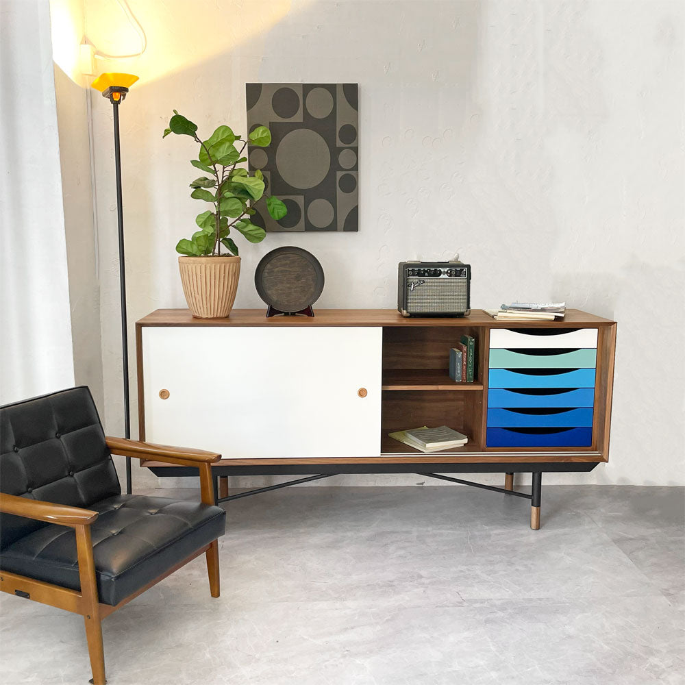 フィン・ユール Finn Juhl サイドボード SIDEBOARD キャビネット WITH TRAY UNIT リプロダクト品 ミッドセンチュリー～空間を調和する収納