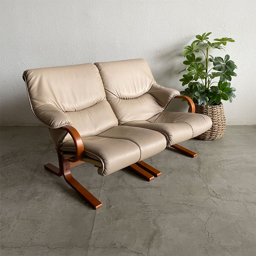 【登戸BASE店】冨士ファニチア FUJI furniture フジファニチャー アージオ agio 2人掛け セパレート ソファ 曲げ木 レザー 北欧モダンスタイル ノルディックスタイル ジャパンビンテージ ビーチ材 × シンセティックレザー 買取させていただきました。