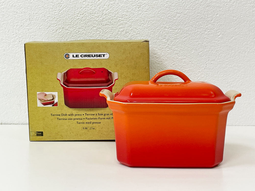 ルクルーゼ LE CREUSET テリーヌ型 TERRINE WITH PRESS プレス付き 0.6L フレイム ストーンウェア 箱付き 未使用品 買い取りしました。