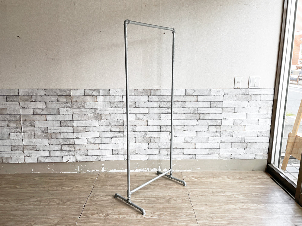 インダストリアルスタイル Industrial Style スリム ハンガーラック パイプ 水道管 ガス管 工業系 店舗什器 H150cm 中古品 買い取りしました。
