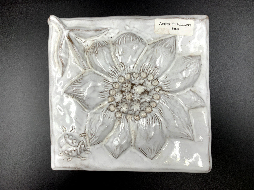 アスティエ・ド・ヴィラット  ASTIER de VILLATTE ナタリータイル フラワーアンドレディバード 陶板  買い取りしました。