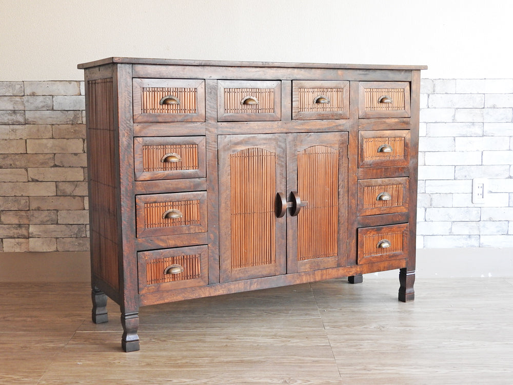 アジアン家具 Asian Furniture バンブー × 無垢材 キャビネット サイドボード 抽斗10杯 扉収納 W130cm バリ家具  中古品  買い取りしました。