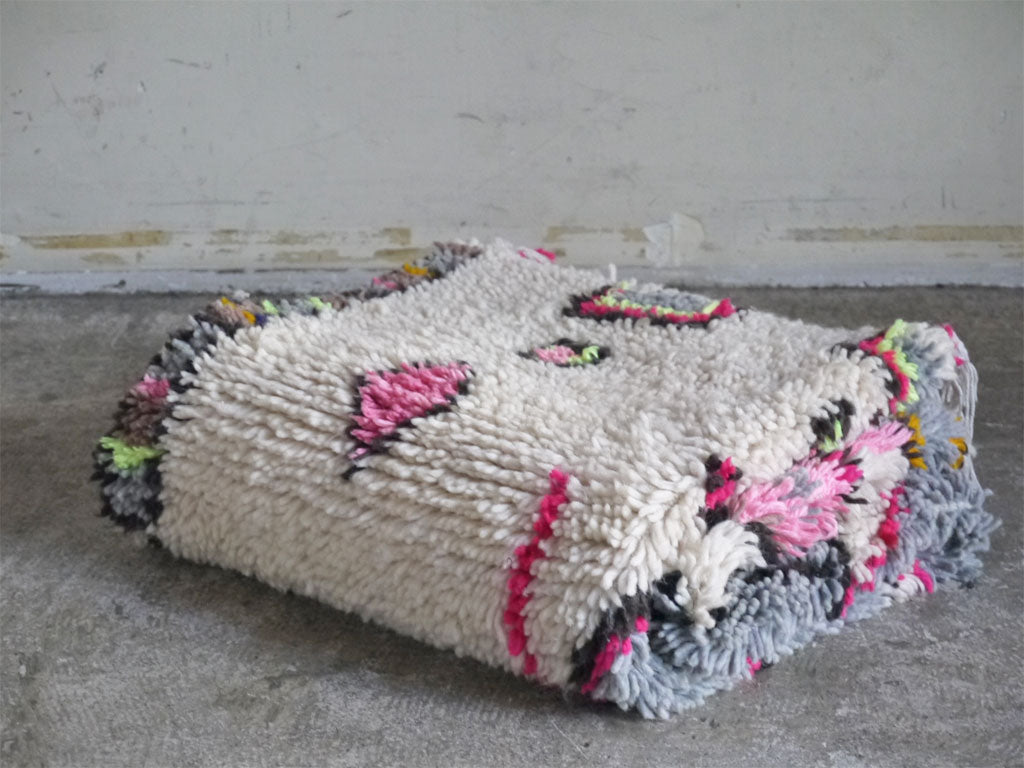 モロッカンラグ MOROCCAN RUG アジラル AZIRAL 手織り絨毯 151×90 ウール100％ モロッコ 中古品 買い取りしました。