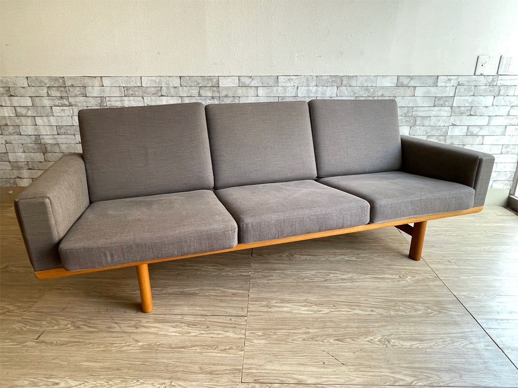 ゲタマ GETAMA GE236 3シーター ソファ ビンテージ ウェグナー Hans J.Wegner ファブリック グレー オーク無垢材 北欧 デンマーク 中古品  買い取りしました。