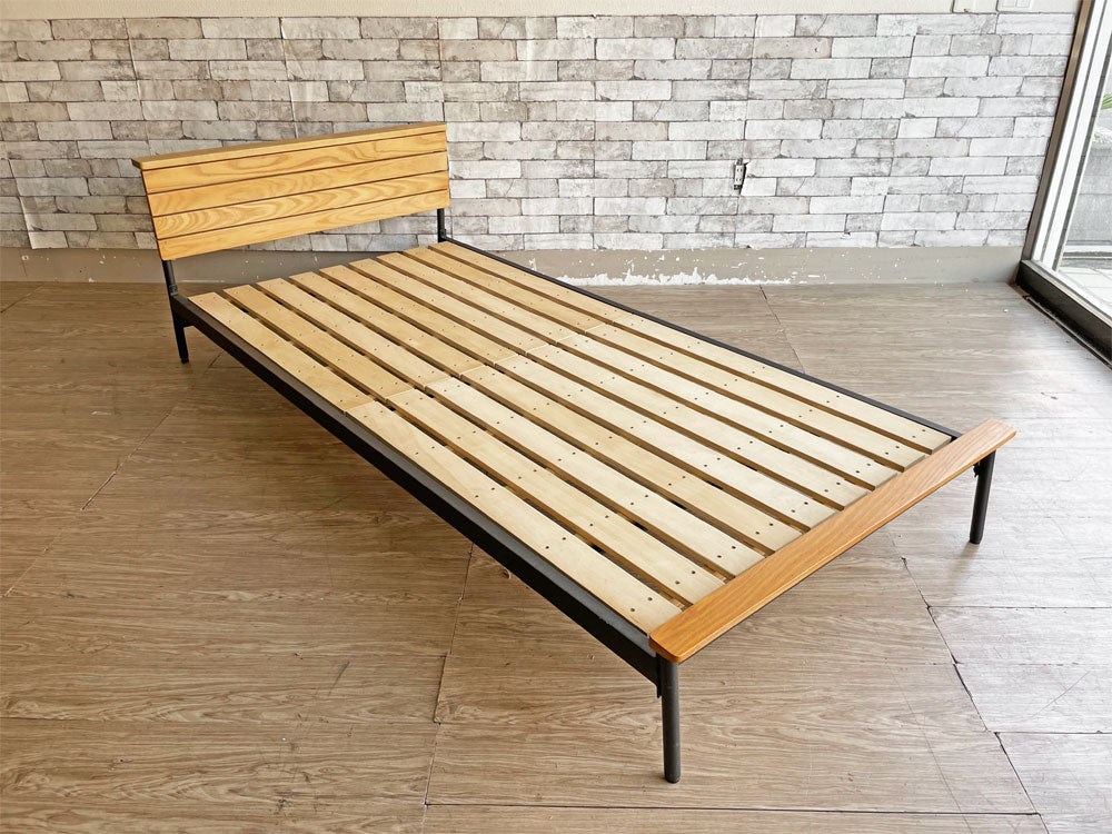イデー IDEE パンカ ベッド PANCA BED シングル タモ無垢材 スチール 現行 定価￥79,200- 中古品 買い取りしました。