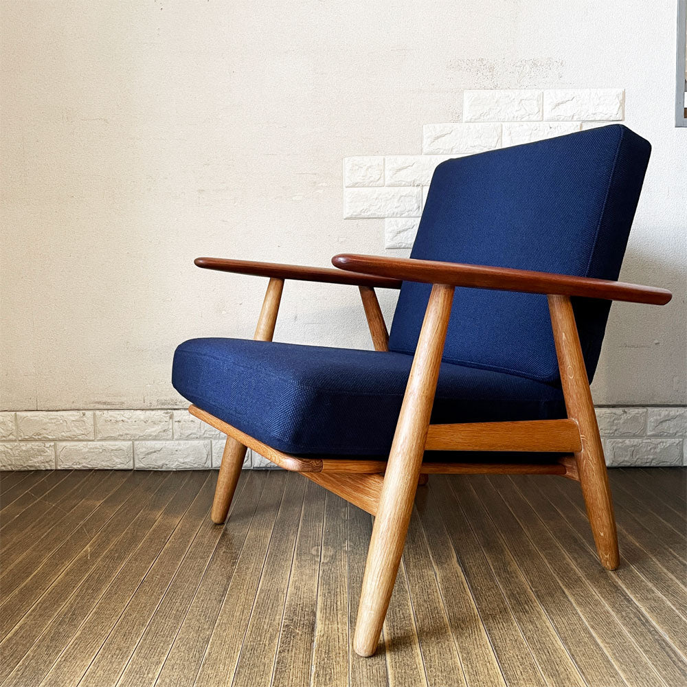 【経堂店】ゲタマ GETAMA GE240 イージーチェア 1Pソファ チークアーム＋オークフレーム ファブリックカバー ネイビー系 ハンス・J・ウェグナー デンマークビンテージ 北欧家具 買取させていただきました。