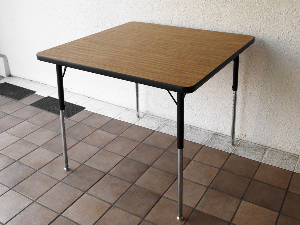 USビンテージスタイル スクエア ダイニングテーブル デコラトップ 高さ調節付き ミッドセンチュリー 中古品 買い取りしました。