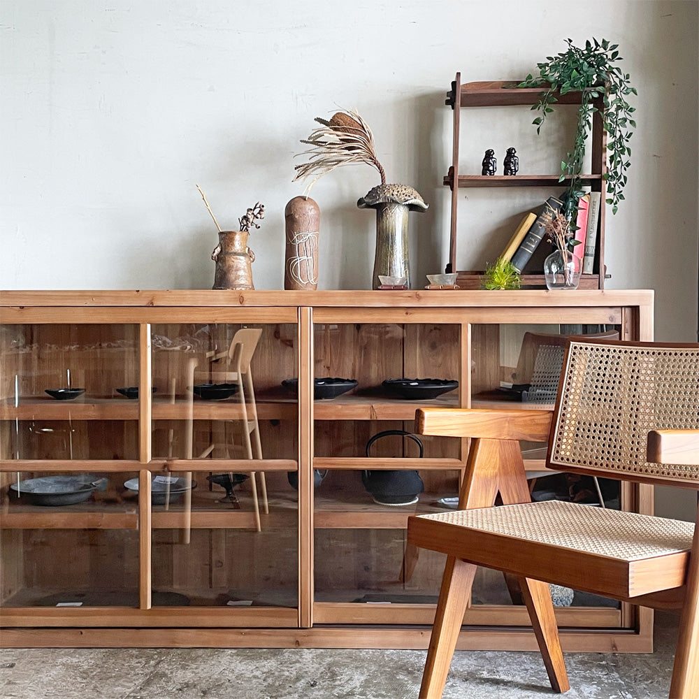 【自由が丘店】クラッシュゲート CRASH GATE ノットアンティークス Knot Antiques ハチス サイドキャビネット w175cm 杉古材 ガラス 関家具 展示品 買取させていただきました。