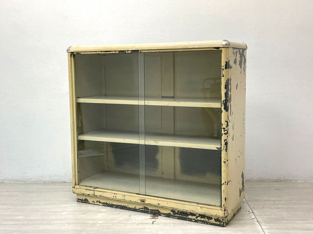 USビンテージ Vintage ガラスショーケース ディスプレイキャビネット W110cm スチール ブックケース 店舗什器 インダストリアルデザイン 中古品 買い取りしました。