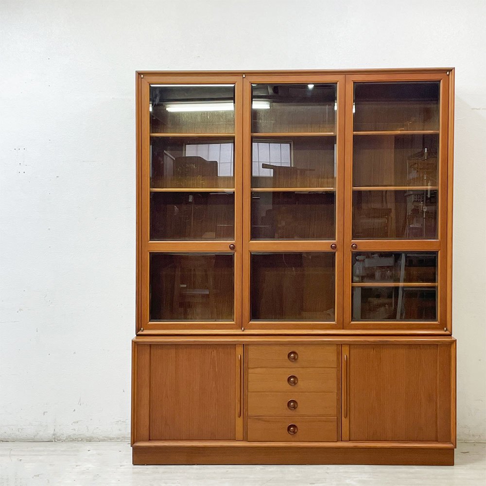 【祖師ヶ谷大蔵店】日田工芸 マキシム maxim ビンテージ チーク材 キッチンボード カップボード 食器棚 キャビネット ガラス扉 蛇腹扉 北欧スタイル 現状品 買取させていただきました。