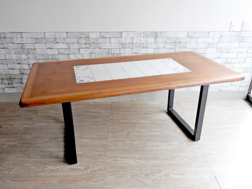 ハスレヴ Haslev Moblefabrik × ロイヤルコペンハーゲン Royal Copenhagen ブルーフルーテッド タイルトップ × ローズウッド ダイニングテーブル 北欧ビンテージ  中古品  買い取りしました。