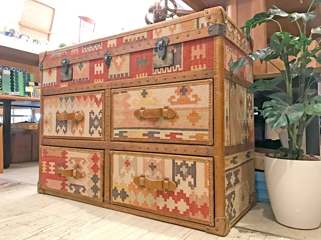 ハロ HALO イートン ミディアム チェスト キリム ETON MEDIUM CHEST KILIM ヴィンテージ トランク アスプルンド 取扱 ASPLUND 英国 UK イギリス 廃番 ～長旅の相棒のような～