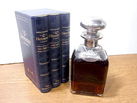 ヘネシー Hennessy コニャック COGNAC シルバートップ 本型 古酒、お酒を買取りしました。