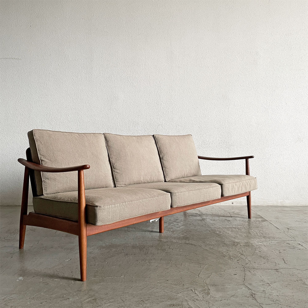 【登戸BASE店】アクタス ACTUS エイチダブリューエフ H.W.F 3人掛けソファ マホガニー材 ファブリック ブラウン系 W186cm 参考価格￥344,300- 廃番 買取させていただきました。