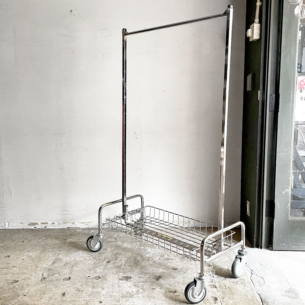 【自由が丘店】パシフィックファニチャーサービス PACIFIC FURNITURE SERVICE ガーメントラック GARMENT RACK 36" バスケット付 ハンガーラック 買取させていただきました。