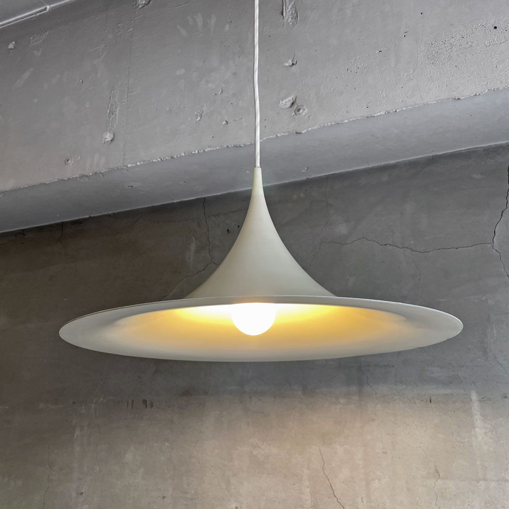【学芸大学店】フォグ＆モーラップ Fog＆Morup セミ Semi ペンダントライト 47cm ホワイト クラウス・ボンデロップ&トーステン・ソーラップ 北欧ビンテージ  買取させていただきました。